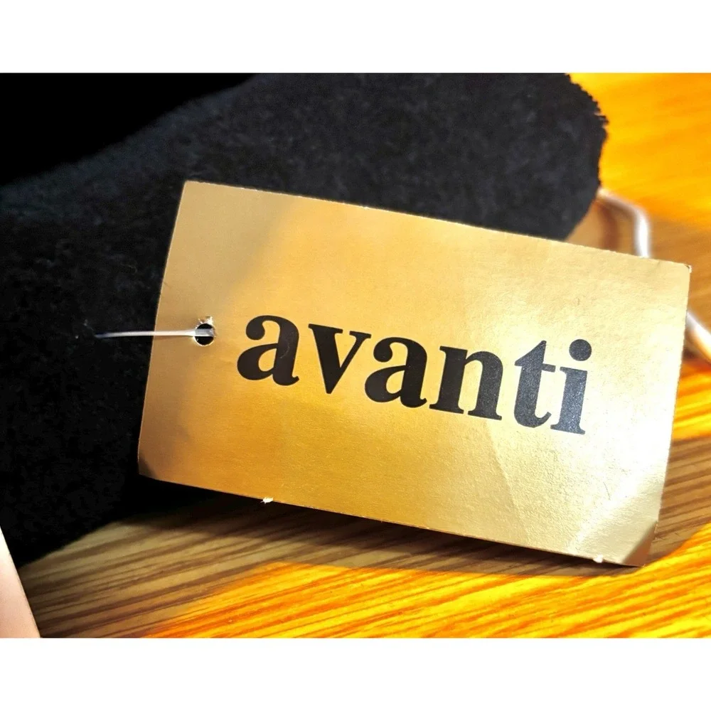 Avanti two bath